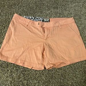 Size 5/27 Volcom Frochickie chino shorts